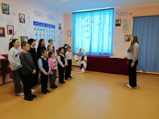 «Взгляд в биографию, опаленную войной…»